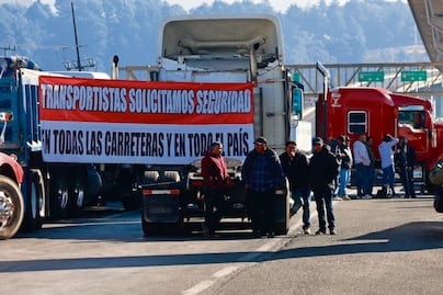 Bloqueos carreteros frenan inversiones del autotransporte; crimen organizado y regulación elevan la incertidumbre
