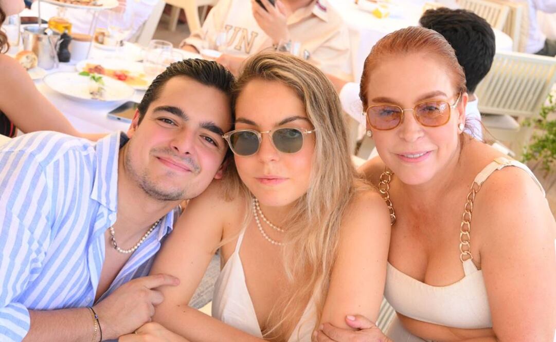 Fernanda Familiar  con sus hijos.