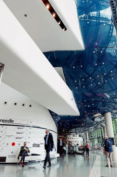 Recorre el Kunsthaus Graz, el museo con forma de amiba gigante en Europa