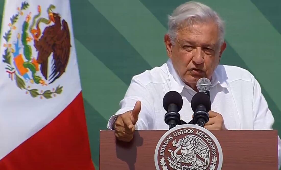 AMLO en su mañanera del 8 de abril en Mazatlán, Sinaloa. Foto: Especial