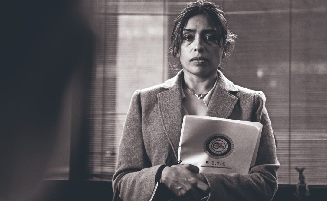 La película sigue a una trabajadora del metro cuyo esposo no ha vuelto, hecho que pone la mira sobre ella. Foto: de Mandarina Cine