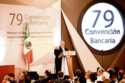 Empresas podrán abrir cuentas en dólares: Carstens