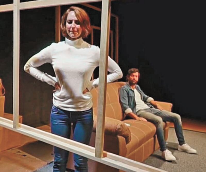 La puesta cuenta con la actuación de Irán Castillo y Claudio Lafarga. Foto: CORTESÍA