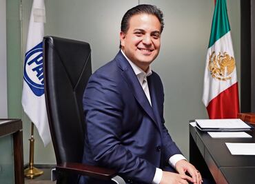 Senador panista tiene admiradora en Palacio Nacional