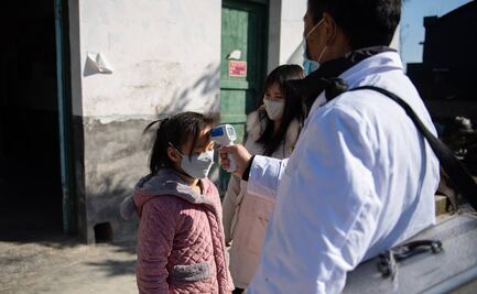 Llega a 2 mil muertes por coronavirus en China; hay más de 74 mil casos 