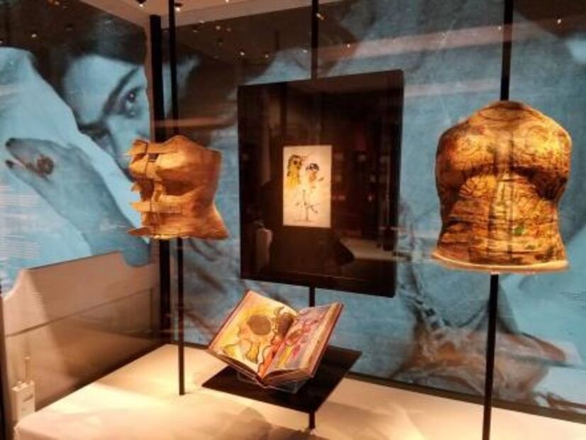 "Tenemos a Frida Kahlo, la artista, pero también a Frida Kahlo como autorretrato viviente"