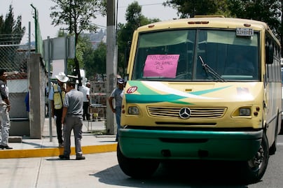 Mueren dos asaltantes en intento de robo a transporte público en Tlalnepantla