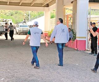 Se amotinan 300 migrantes y exigen ser repatriados