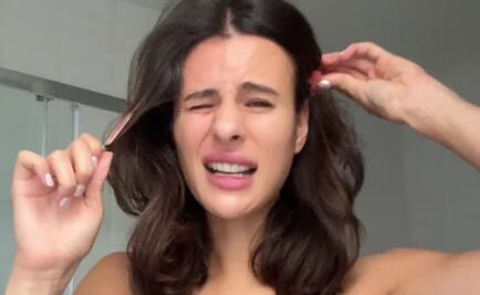 Mujer se queda dormida en el transporte público y niño travieso hace lo impensado