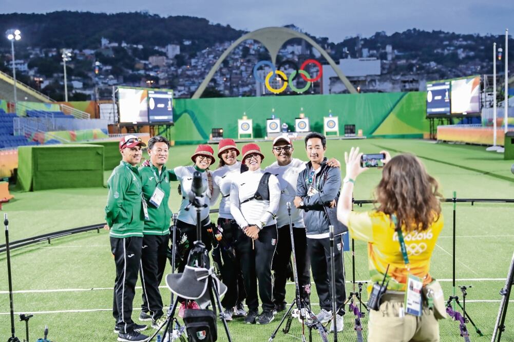 Aída Román (3-izq.) es la más experimentada del equipo tricolor (IVAN STEPHENS. EL UNIVERSAL)