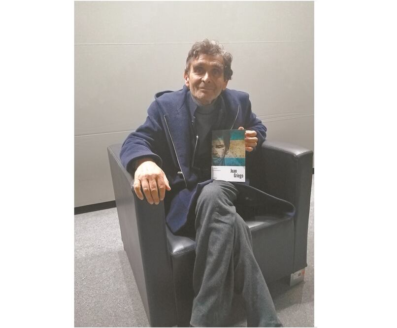 El también escritor ofreció una charla sobre su libro Juan Griego. Foto: ARACELI GARCÍA. EL UNIVERSAL