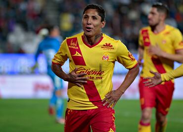 Raúl Ruidíaz le da el triunfo a Monarcas