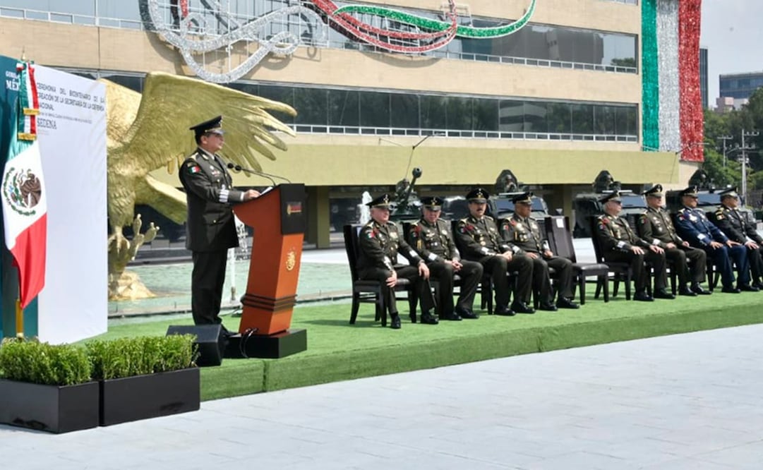 Titular de la Sedena, Luis Cresencio Sandoval en la celebración de los 200 años de la institución. Foto: Sedena