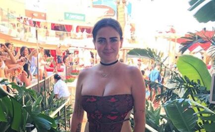 Celia Lora luce su abdomen en bikini