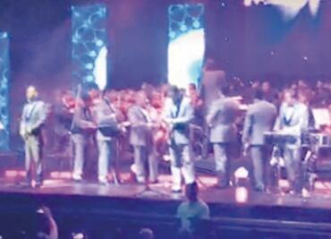 Bailan mambo, bolero y rumba a ritmo altruista