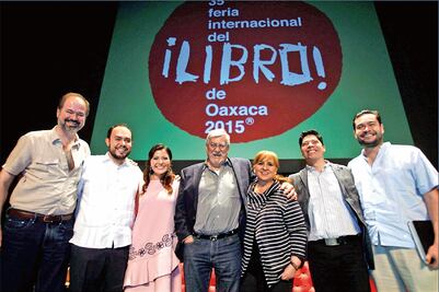 Homenajean al monero Rogelio Naranjo en la FIL