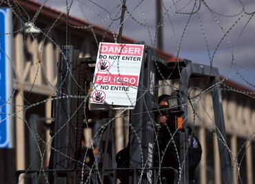 Ante retorno de Trump, EU despliega alambre de púas contra migrantes en la frontera; refuerza seguridad