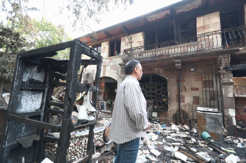 Durante un recorrido por la casa se observó material para la reconstrucción del lugar, el cual sufrió graves daños por el sismo del 19 de septiembre de 2017. La obsesión de Graciela era rehabilitarla, dice el hombre de 69 años (ALEJANDRO ACOSTA)