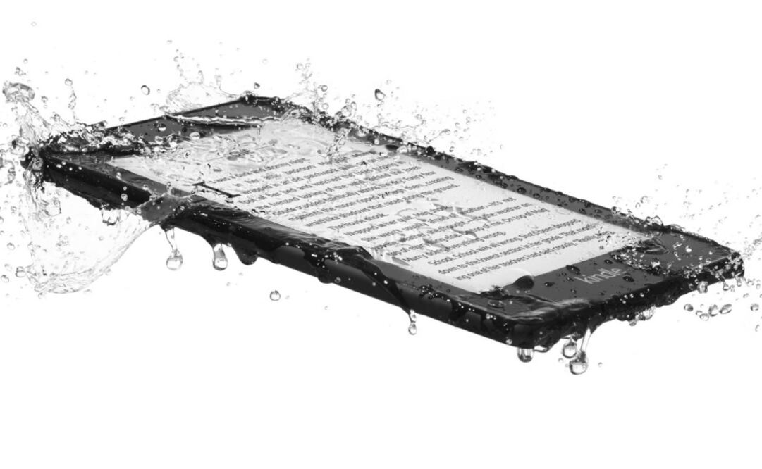 Destaca su capacidad para sumergirse hasta por dos metros por un lapso de hasta 60 minutos, gracias a su certificación IPX8