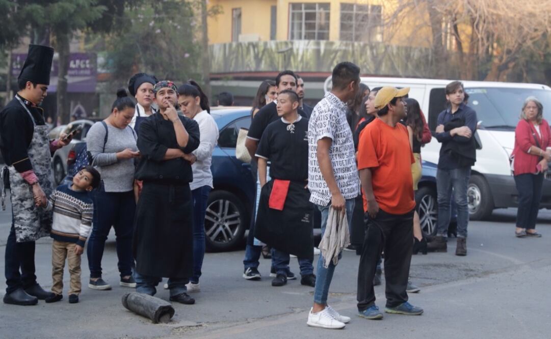 Tras el sismo de esta tarde, se reporta que las líneas fijas de Telmex función correctamente. Foto: Luis Cortés/EL UNIVERSAL