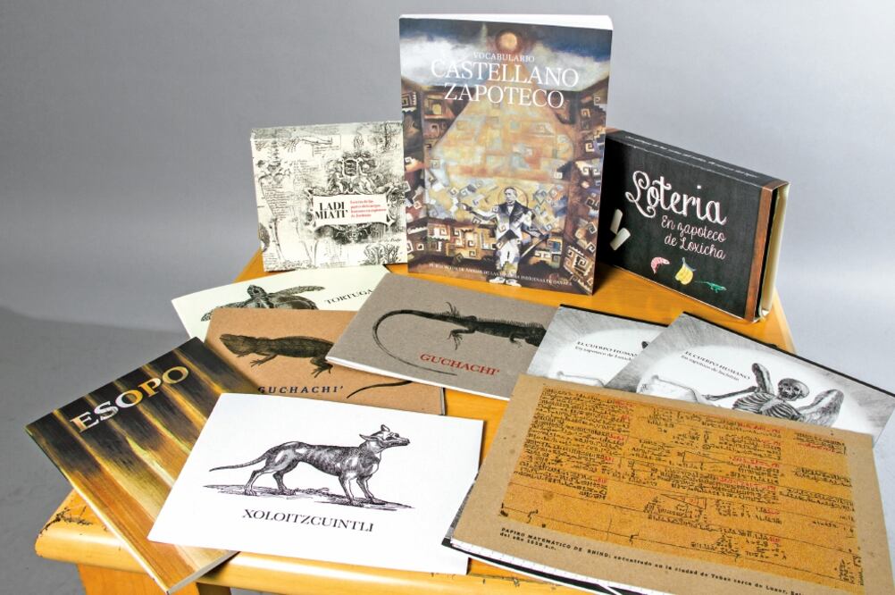 El pintor impulsa la edición de libros en distintas vertientes del zapoteco y otras de las 16 lenguas que se hablan en Oaxaca (ARCHIVO. EL UNIVERSAL)