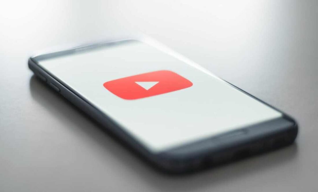 YouTube prueba función para añadir a la cola videos en iOS y Android