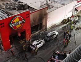 Sheinbaum lamenta tragedia por incendio en tienda Waldo’s de Hermosillo; instruye envío de apoyo federal