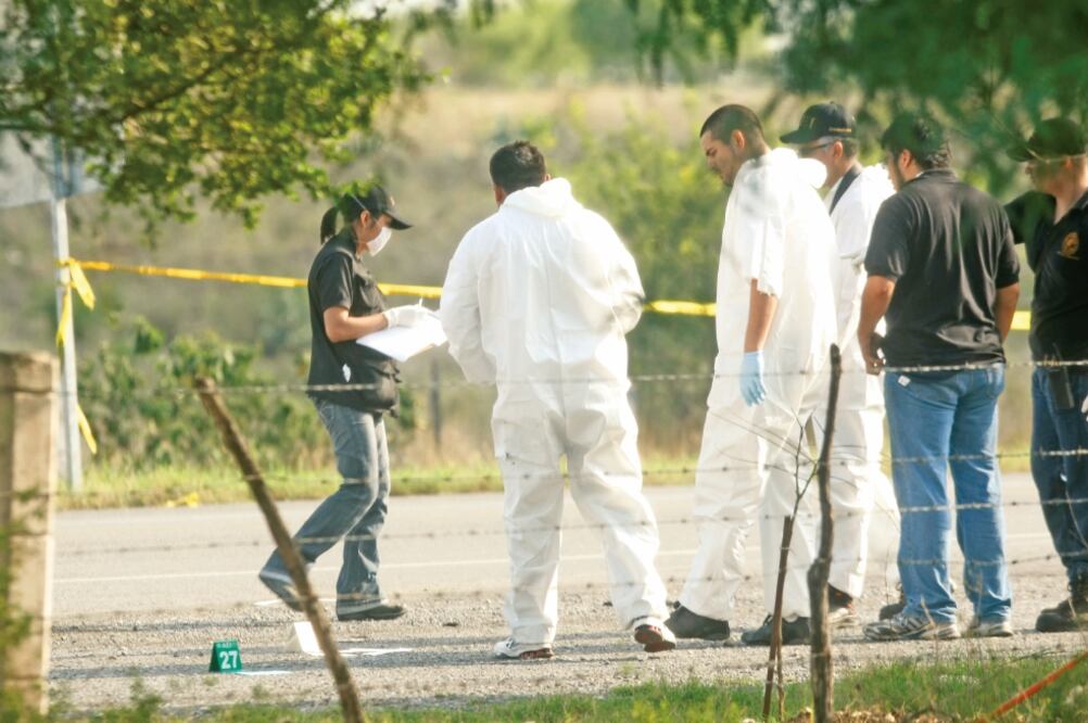 En mayo de 2012 fueron encontrados los restos de 49 personas en Cadereyta, Nuevo León. Se vinculó a Los Zetas con el crimen (ARCHIVO EL UNIVERSAL)