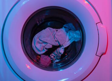 Descubre cómo lavar la ropa en el congelador