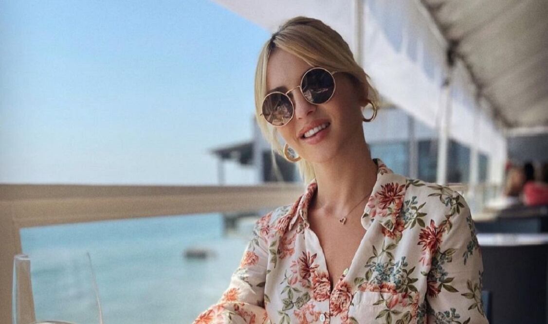 La esposa de Carlos Vela presumió su silueta posando con un mini bikini / Foto: Instagram @saioaa