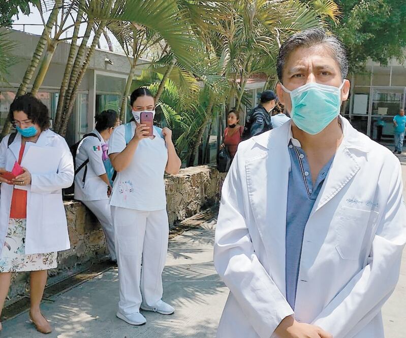 Denuncia. El doctor Víctor Cruz dijo que no fueron informados de la reconversión de áreas del hospital. EDWIN HERNÁNDEZ. EL UNIVERSAL
