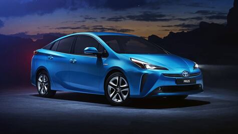 Toyota planea vender 5.5 millones de autos eléctricos e híbridos en 2025