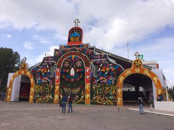 Alistan altar de muertos más grande del mundo en Hidalgo