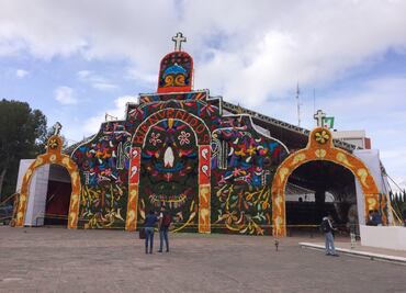 Alistan altar de muertos más grande del mundo en Hidalgo