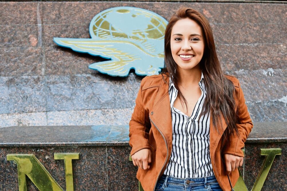 A Mariana Angulo le interesan los temas sociales que puedan influir para cambiar a México, por eso su investigación fue sobre la educación indígena (LUIS CORTÉS. EL UNIVERSAL)