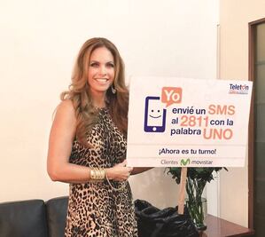 Lucero se da tiempo para apoyar al Teletón en Quito