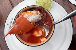 Aquiles Chávez presenta un festival de pozole mexicano