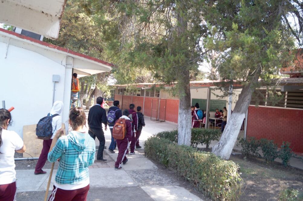Esta es parte de la escuela Secundaria Técnica 17 de Salvatierra, Guanajuato, en la que Sara fue víctima de un envenenamiento por parte de sus compañeros. De acuerdo con familiares, la menor sufría maltrato verbal (FOTO: CORTESÍA ADRIANA SÁNCHEZ)
