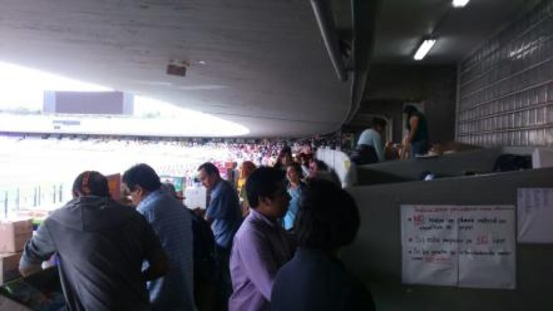 Interior de estadio Olímpico sirve para resguardar víveres