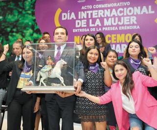 Dan Presea Eréndira a defensoras de los derechos de mujeres