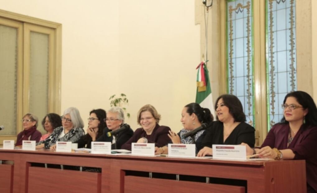 Mujeres del gabinete se reúnen y dan respaldo a AMLO