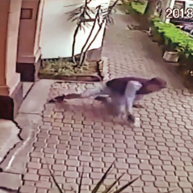 Reacc ión. Uno de los atacantes del cardenal resultó herido; fue ubicado en el Hospital del IMSS en Lomas Verdes. (TOMADA DE VIDEO)