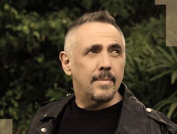 Alejandro Lerner nunca había jugado con su hijo a la pelota