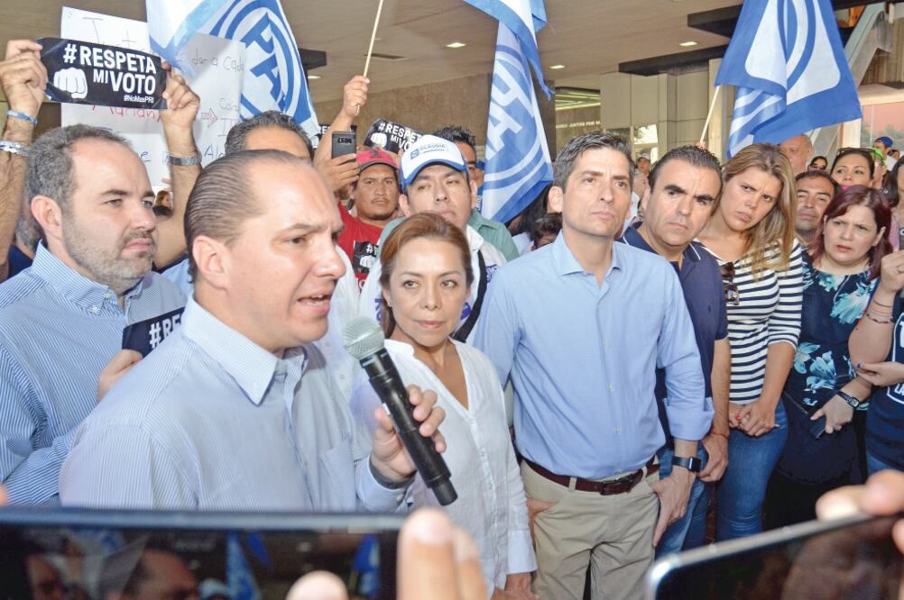 Solidaridad. Los simpatizantes del blanquiazul tuvieron la visita de la ex presidenciable Josefina Vázquez Mota. (EMILIO VÁSQUEZ. EL UNIVERSAL)