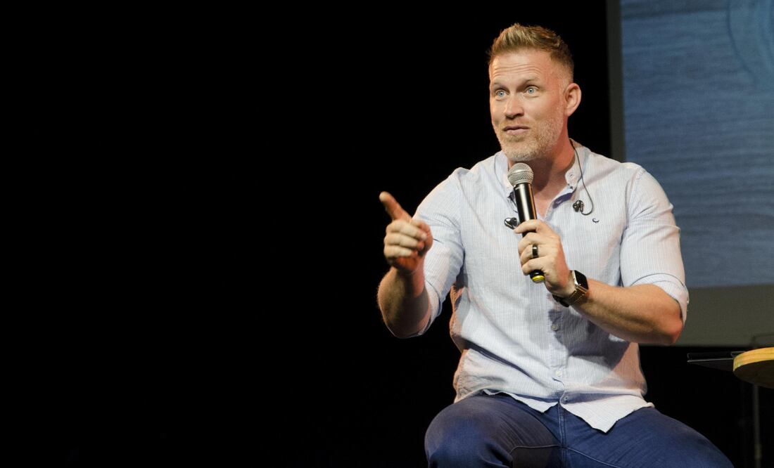 La creencia común dice que la oratoria solo es necesaria dentro del área profesional pero contar con esta habilidad también tiene beneficios en la vida diaria