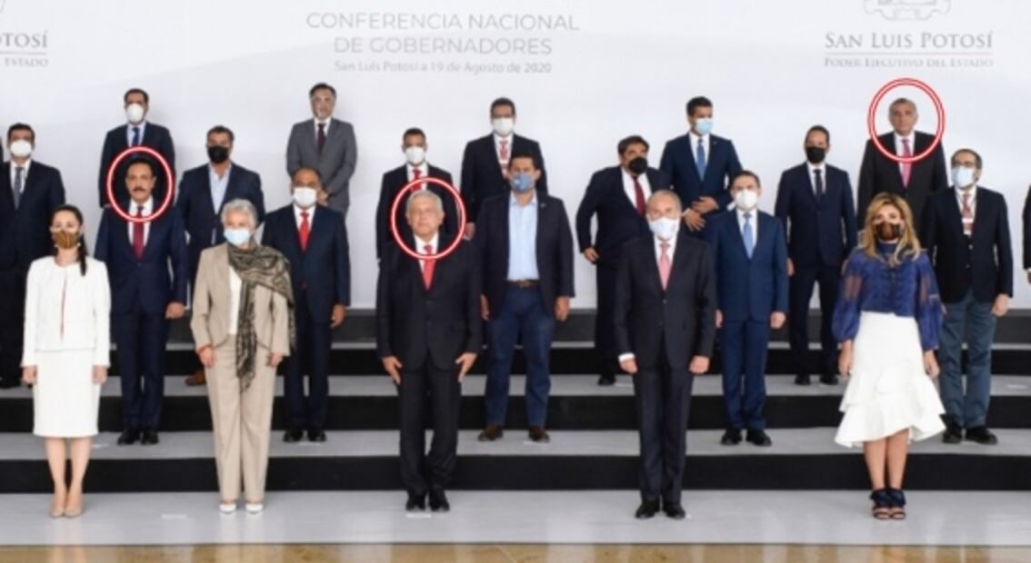 Sin cubrebocas, AMLO y dos gobernadores más en foto oficial de reunión de la Conago