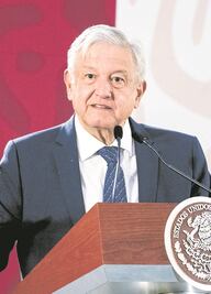 Exlíder panista hace de AMLO su imagen publicitaria
