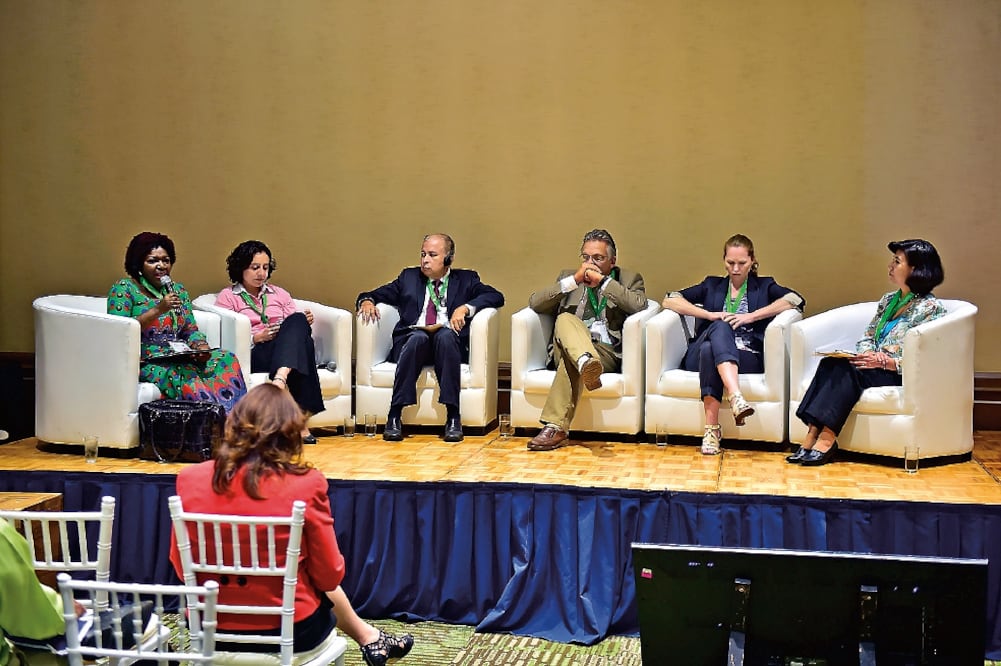 En la mesa Agua y Biodiversidad ante los desafíos del Cambio Climático, especialistas y encargados subnacionales analizan acciones a seguir para mitigar los efectos de los cambios ambientales en sus comunidades (ARCHIVO EL UNIVERSAL)