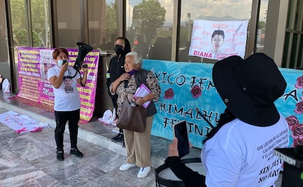 Madres protestan en Fiscalía del Edomex por desalojo violento en Chimalhuacán; fiscal no las recibe