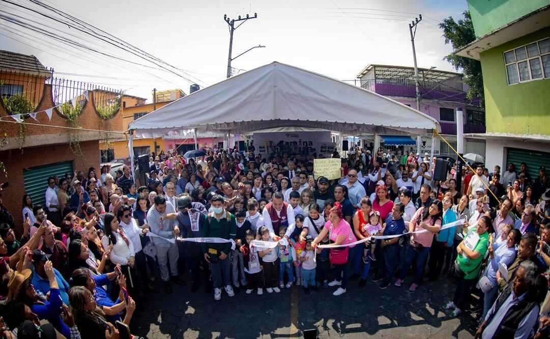Janecarlo Lozano, alcalde de la GUstavo A. Madero, en un recorrido por la colonia Cuchilla del Tesoro 14 de octubre de 2024 / Foto: Especial